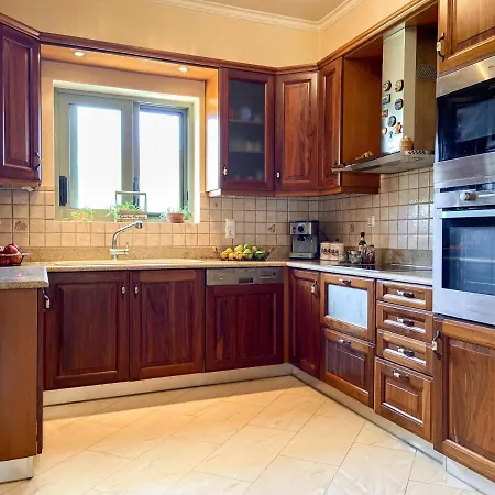 Carousos Vakantiehuis Razáta