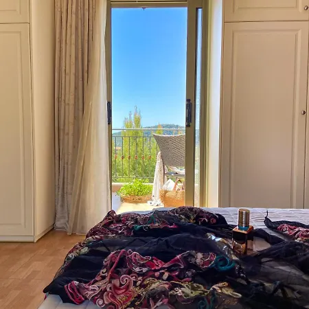 Semesterbostad Carousos